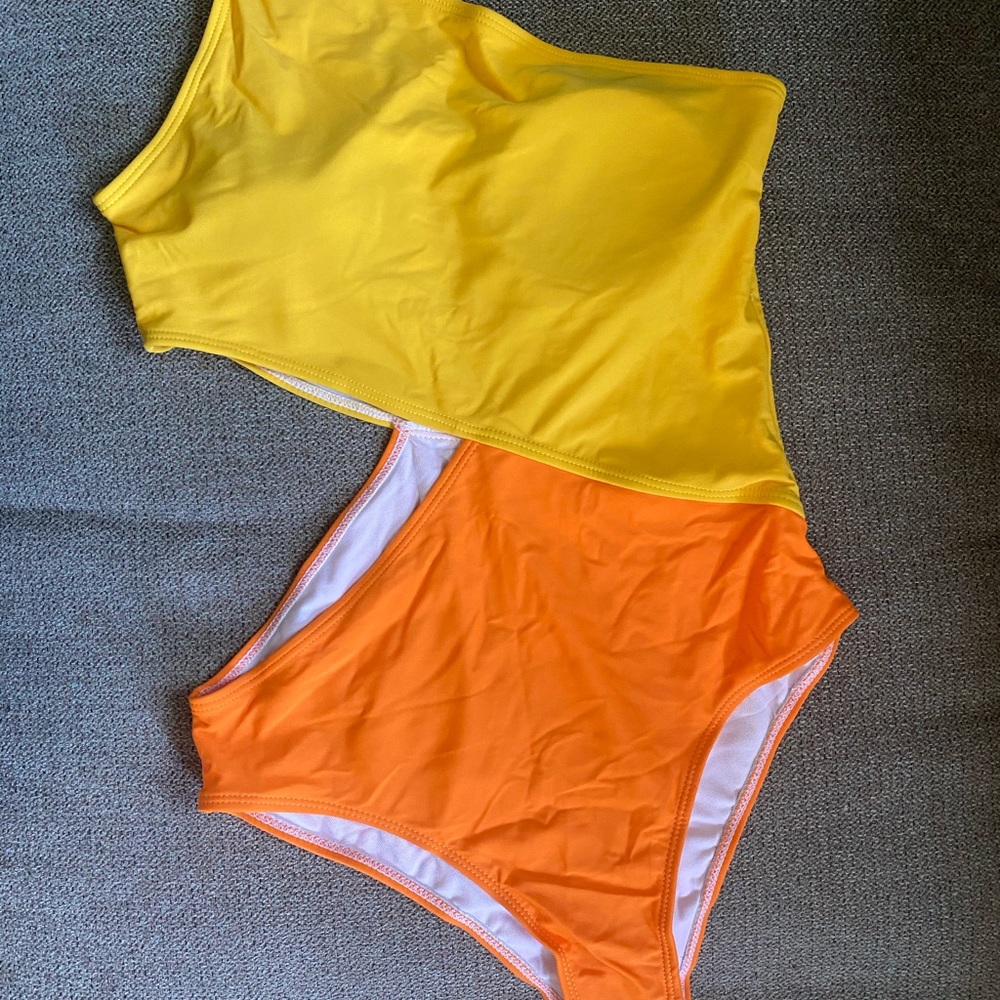 One shoulder cutout one piece swimsuit